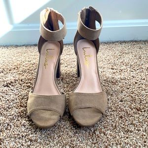 Lulus heels size 6